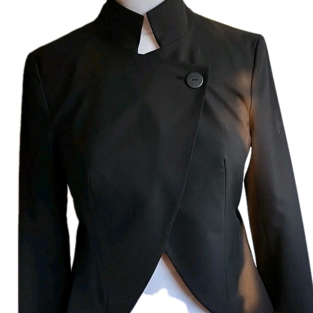 2B.Rych Blazer 6 Black Peplum Back, One Button Tuxedo. Unique Detail NWOT - Picture 6 of 8